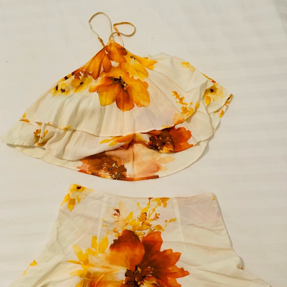 Forever 21 floral crop top set size  small